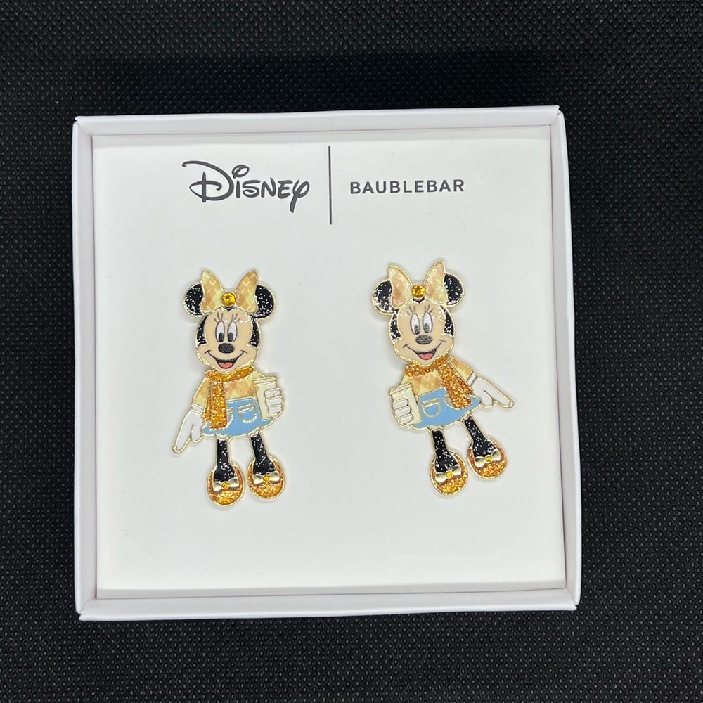 NEW BaubleBar x Disney Minnie Mouse in Fall Clothes Holding Coffee Earrings - Picture 3 of 14